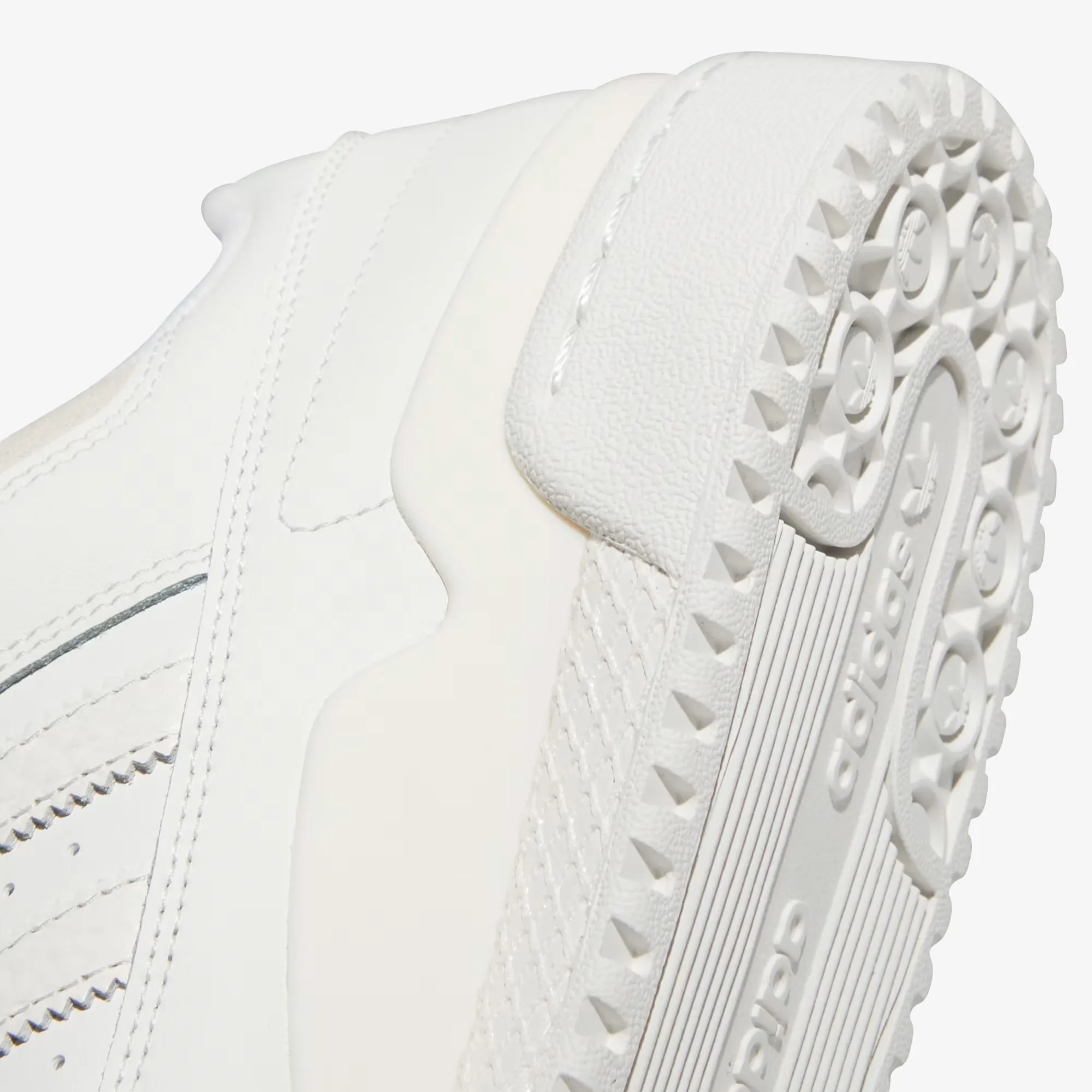 ADIDAS ORIGINALS | FORUM LOW CL { CORE WHITE/CLOUD WHITE/GREY ONE