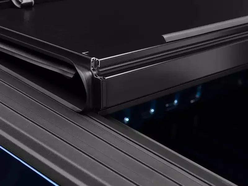 BAK Industries BAKFlip Fibermax Tonneau Cover | 2022-2025 Toyota Tundra