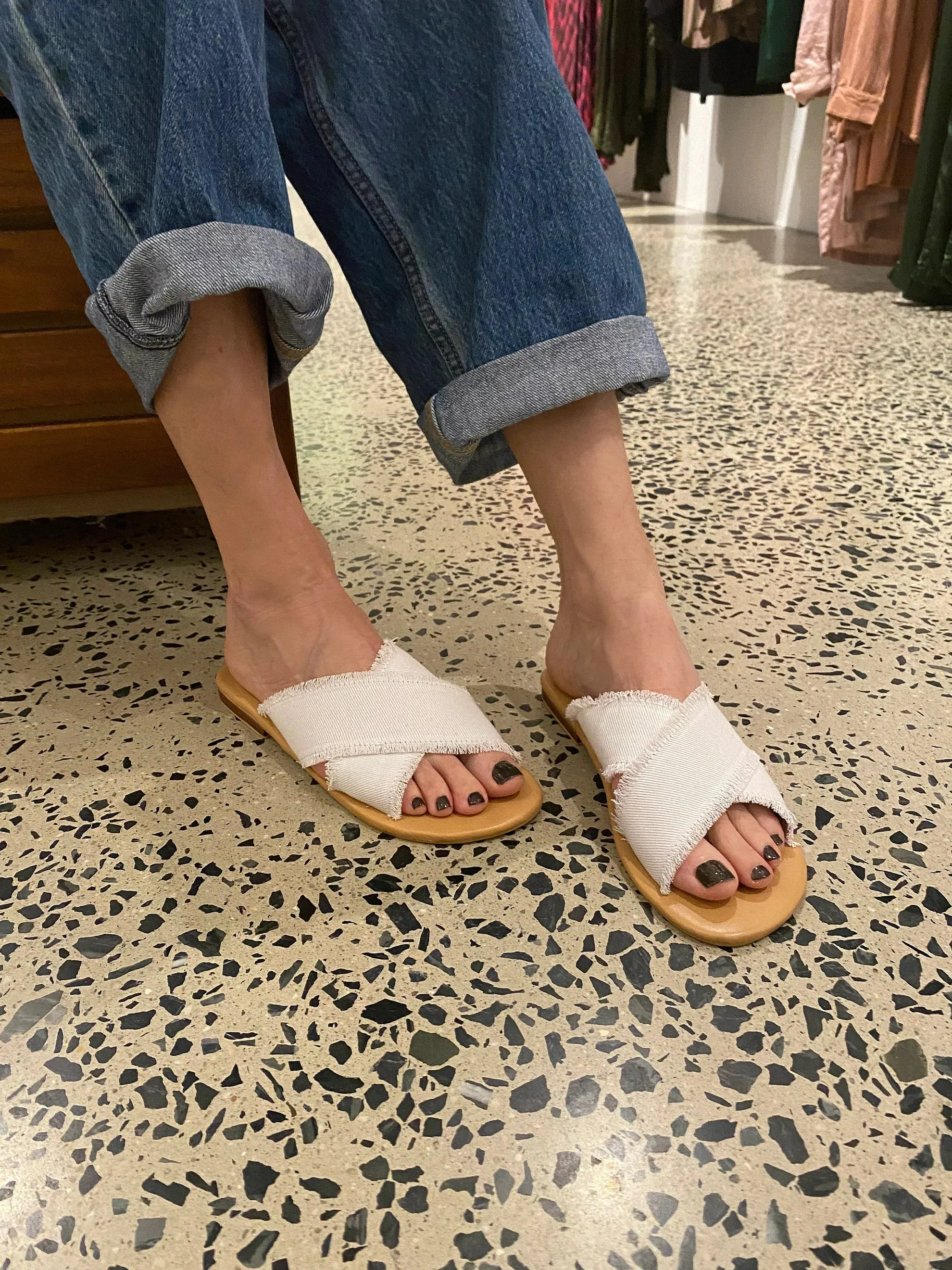 CROSSOVER CANVAS SLIDE -  WHITE
