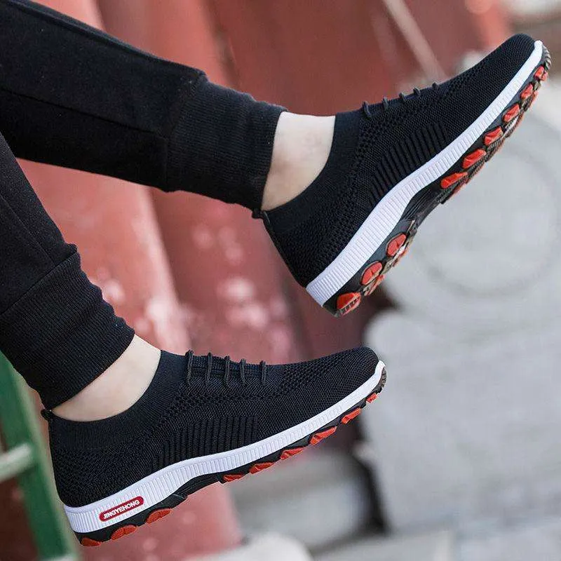 Low Outdoor Tennis Sneakers