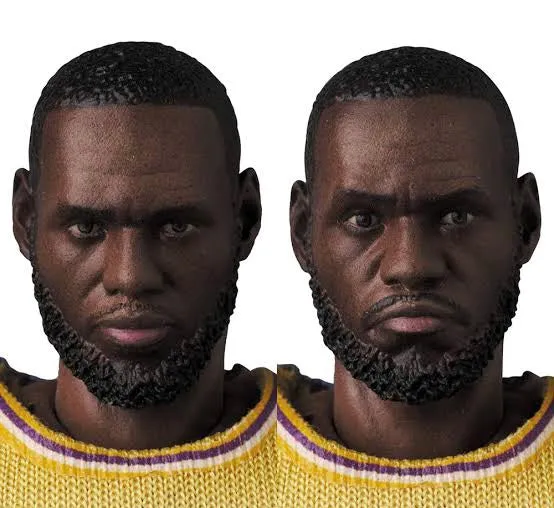 Medicom MAFEX Lebron James Lakers Home Team Boxset