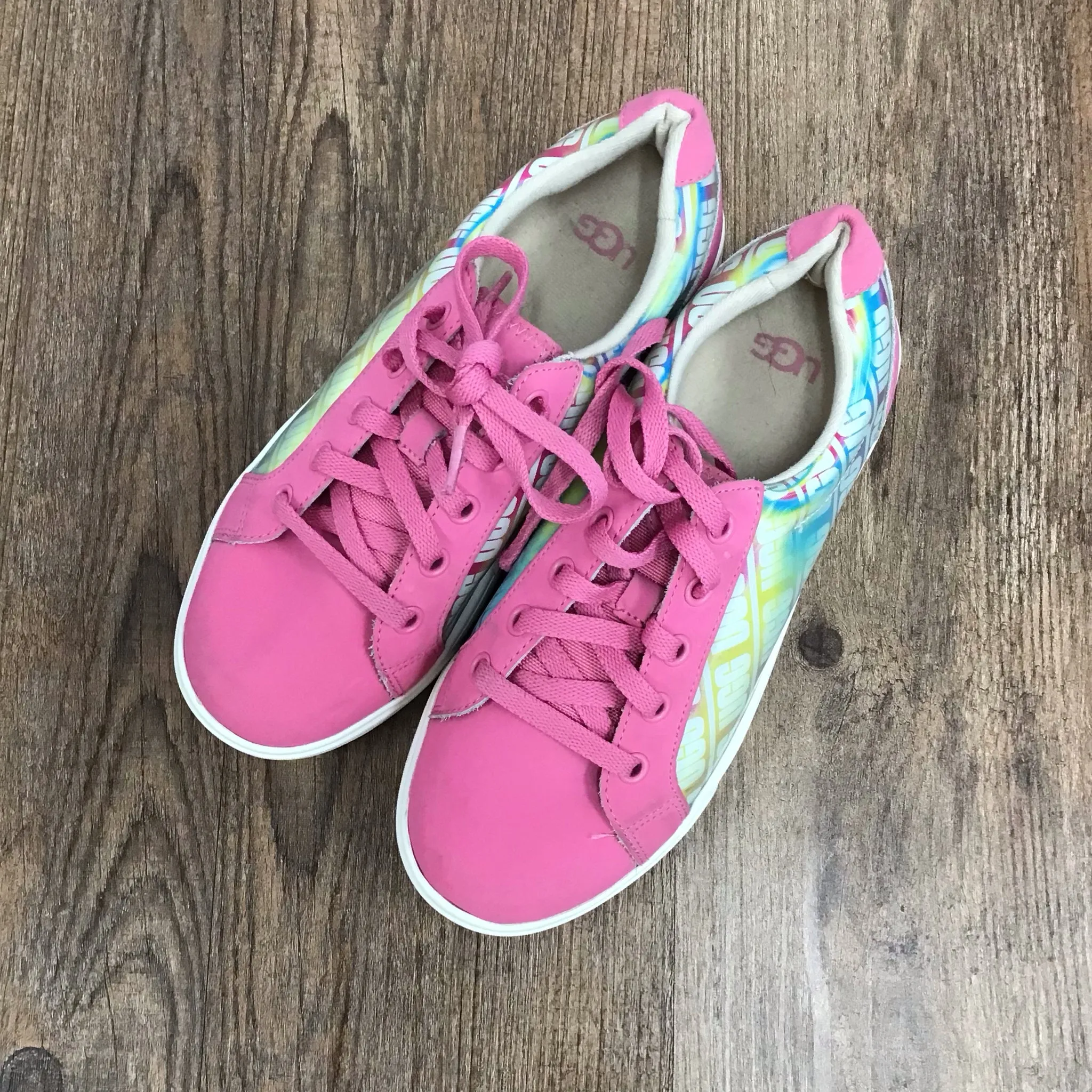 UGG Size 4 Youth Athletic Shoes