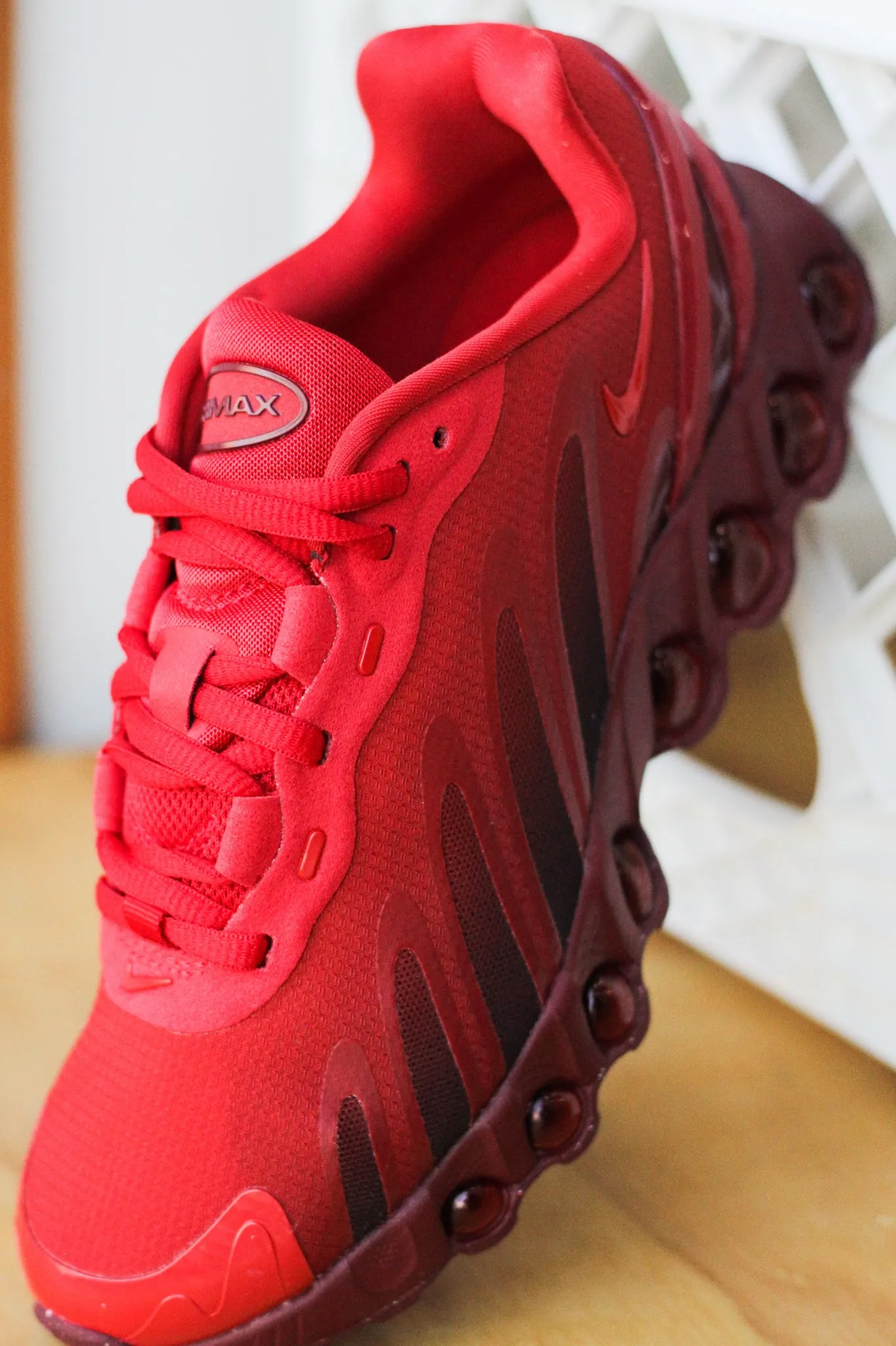 W NIKE AIR MAX DN8 " UNIVERSITY RED/UNIVERSITY RED-TOUGH RED"