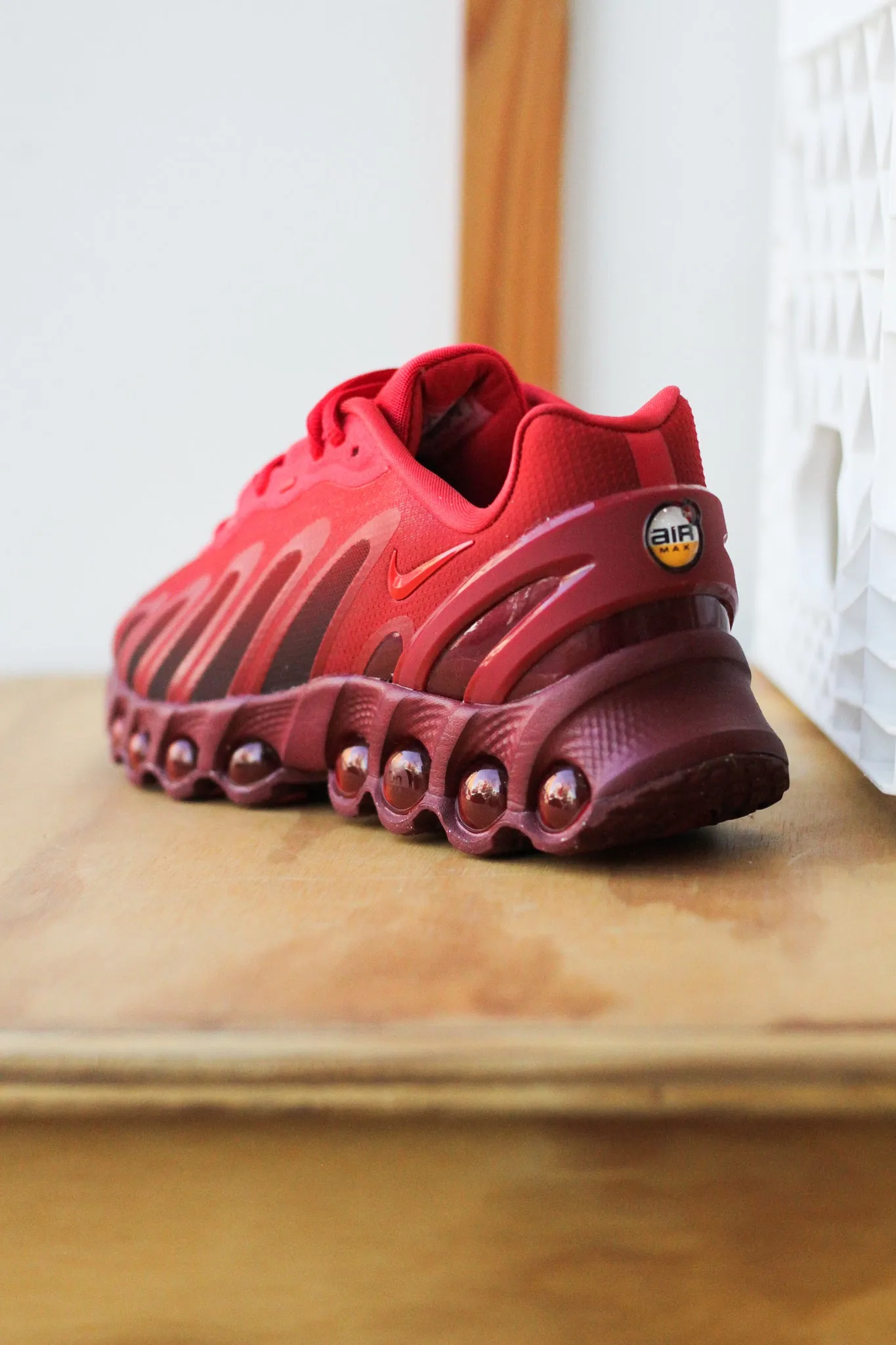 W NIKE AIR MAX DN8 " UNIVERSITY RED/UNIVERSITY RED-TOUGH RED"